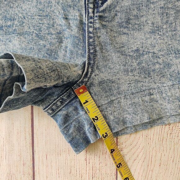 6ixty 8ight acid wash high waisted 3" denim shorts - Picture 6 of 8
